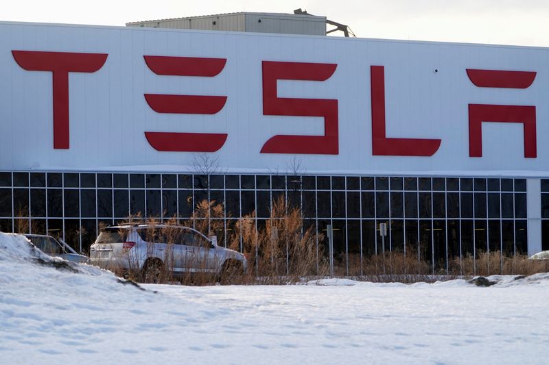 US officials accuse Tesla of blocking unionization at New York factory